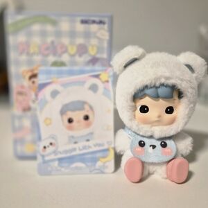 Pop Mart Hacipupu Snuggle With You - Growling Polar Bear